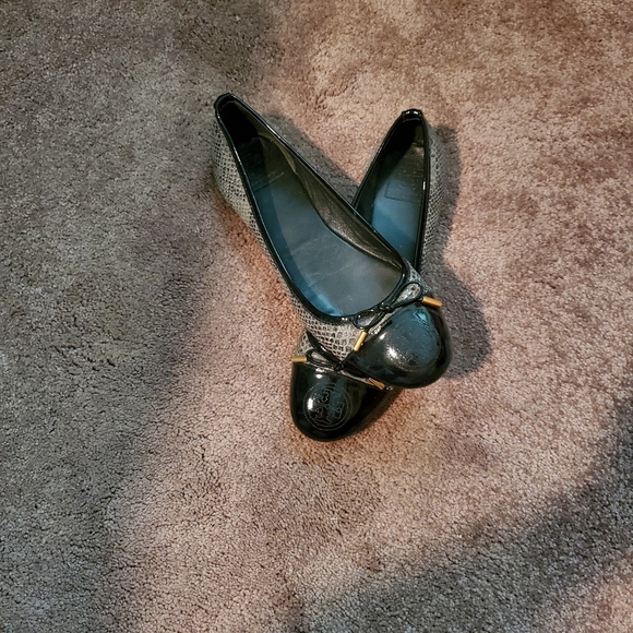 Authentic Tory Burch flats - Picture 5 of 8